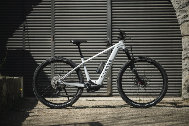 2023 canyon grand canyonon hero.jpg