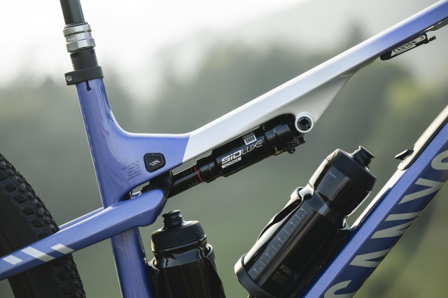 2023 canyon lux trail shock.jpg