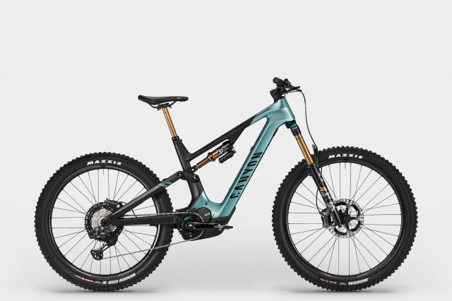 2023 canyon spectralON cfr.jpg