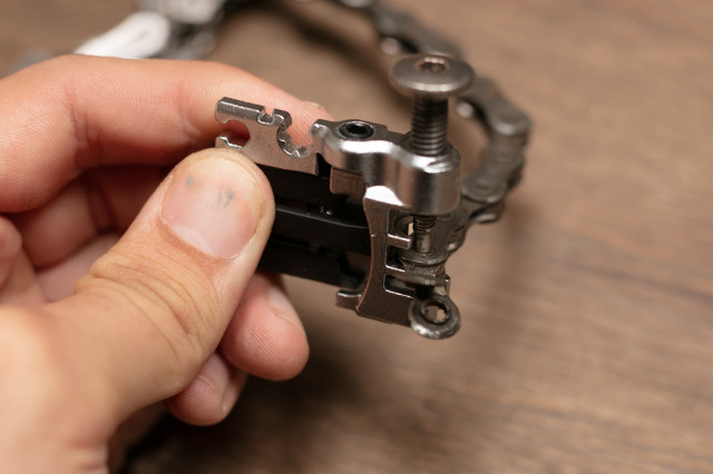 2023 chain pushing pin out.jpg