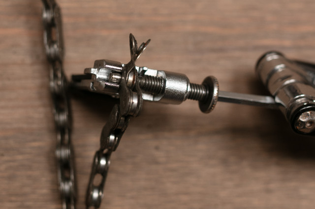 2023 chain pushing pin.jpg