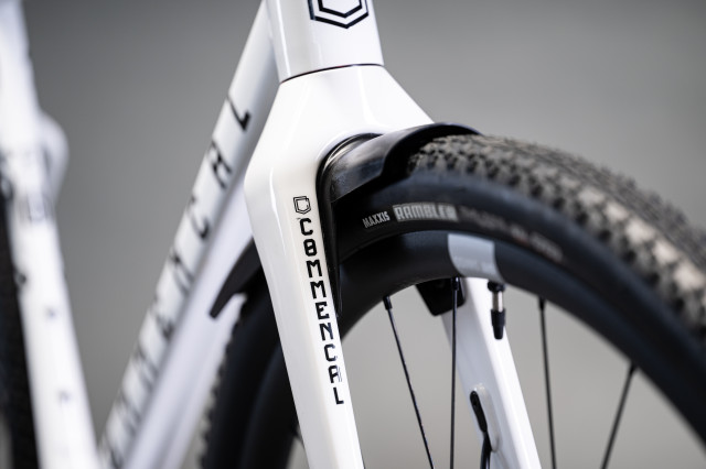 2023 commencal 365 fender.jpg