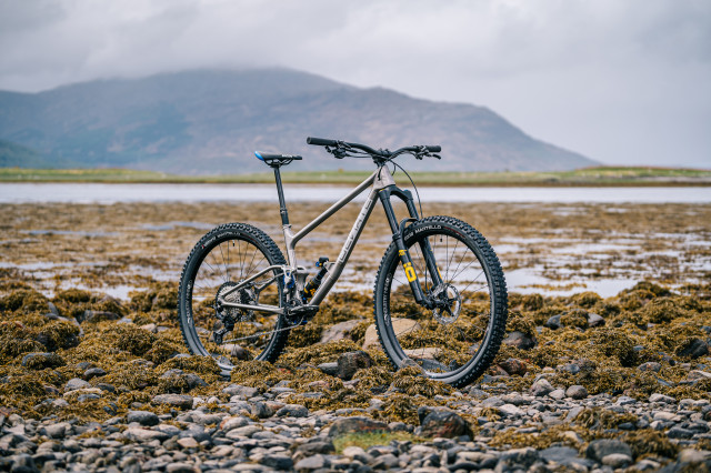 2023 deviate ti lander bike.jpg