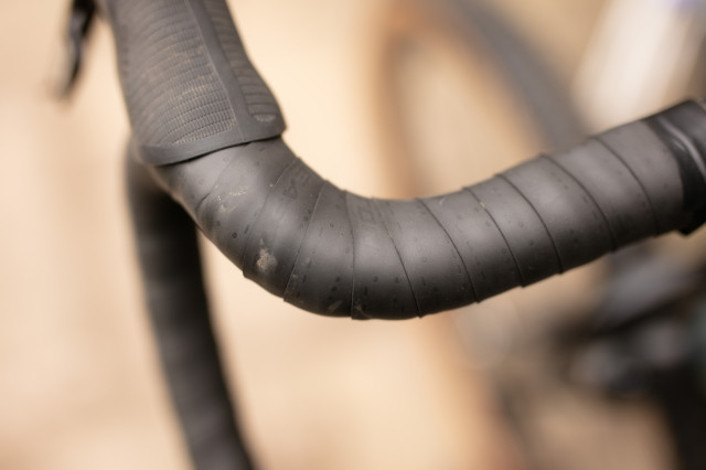 2023 easton microfibre handlebar tape top.jpg