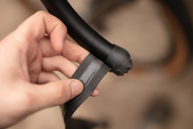 2023 easton microfibre handlebar tape adhesive.jpg
