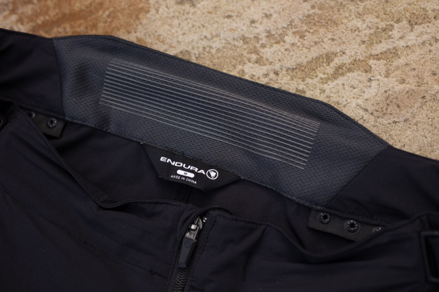 2023 endura mt500 burner lite pant gripper.jpg