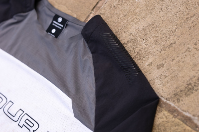 2023 enduro mt500 burner jersey shoulder.jpg