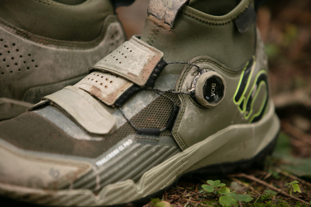 2023 five ten trail cross pro clip in dial.jpg