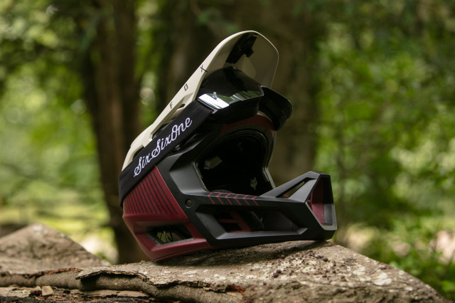 2023 fox proframe rs goggle stow.jpg