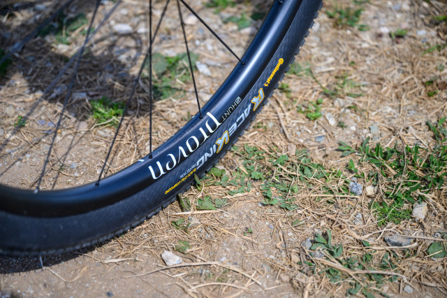 2023 hunt proven carbon race XC UD on bike 2.jpg