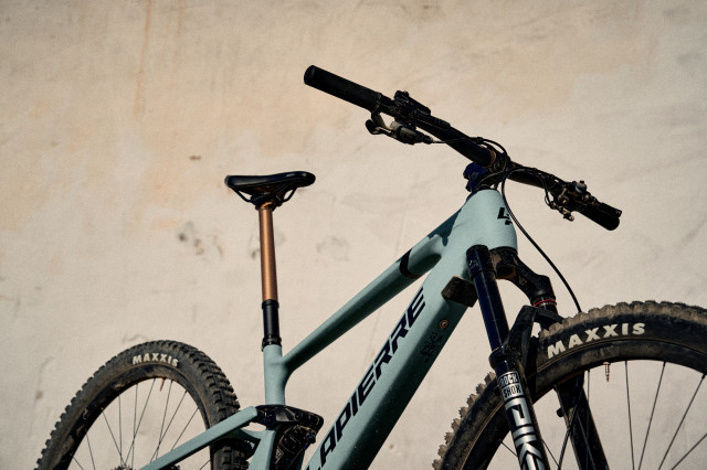2023 lapierre e-zesty top.jpg