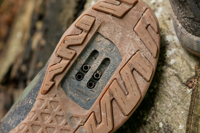 2023 leatt 6.0 clip shoe cleat track.jpg