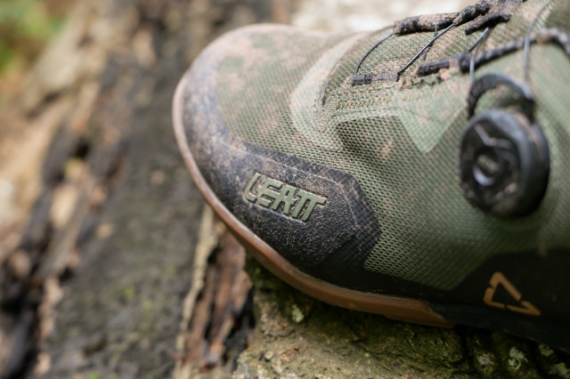2023 leatt 6.0 clip shoe logo.jpg