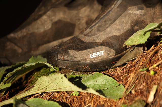 2023 leatt 7.0 hydradri shoe logo.jpg