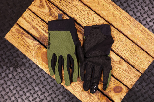 2023 lizard skins gloves 5ct.jpg