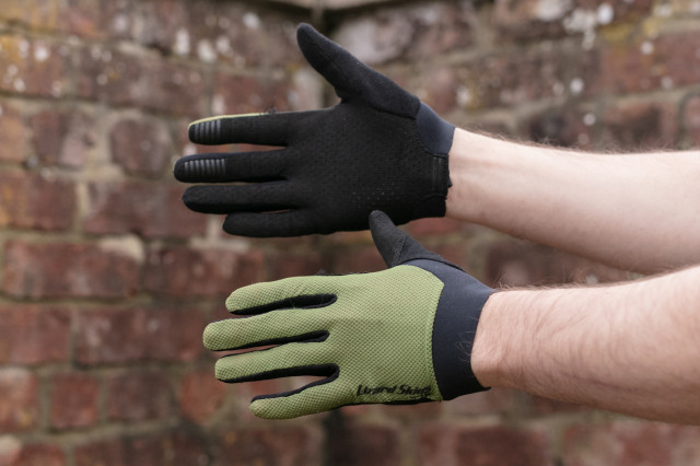 2023 lizard skins monitor ignite gloves hero.jpg
