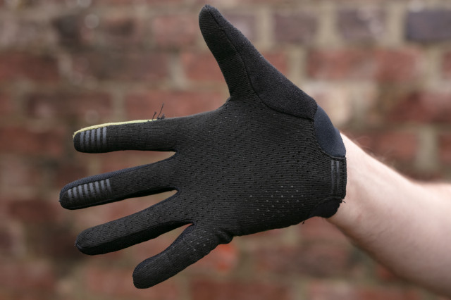 2023 lizard skins monitor ignite gloves palm.jpg