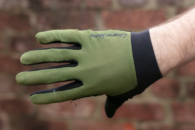 2023 lizard skins monitor ignite gloves upper.jpg