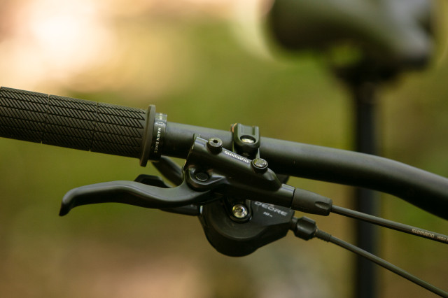 2023 marin alpine trail e brake lever.jpg