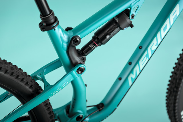 2023 merida one twenty suspension.jpg