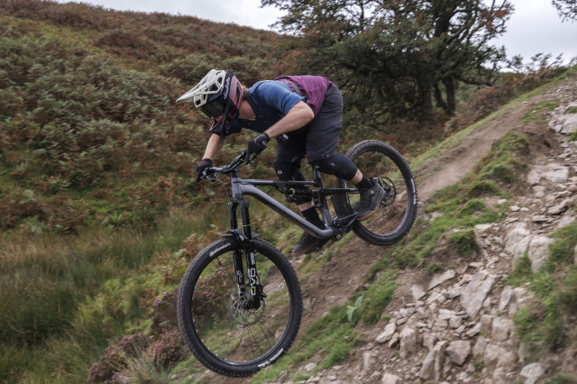 2023 merida one-sixty fr riding 1.jpg