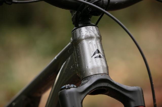 2023 merida one-sixty head tube.jpg
