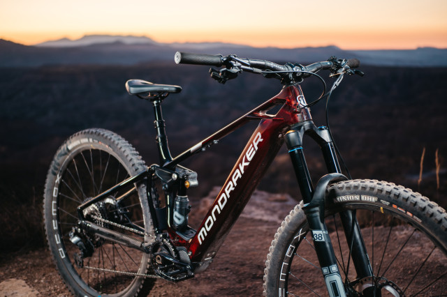 2023 mondraker crusher pro close.jpg