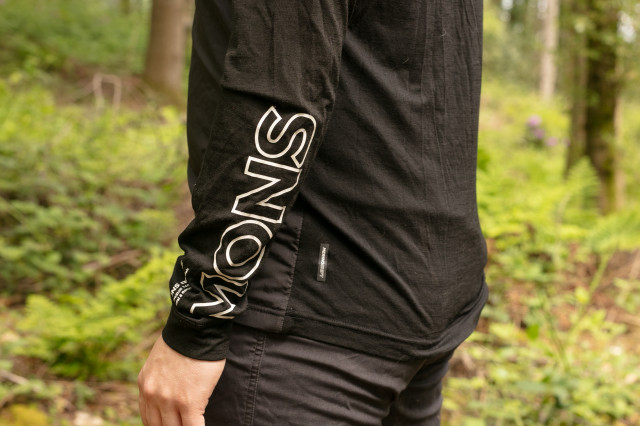 2023 mons royale tarn jersey sleeve.jpg