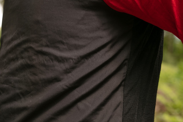 2023 mons royale tarn shift wind jersey fabric difference.jpg