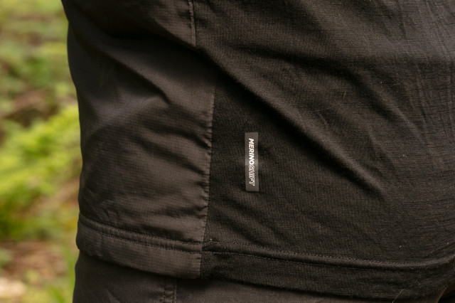 2023 mons royale tarn shift wind jersey logo 1.jpg