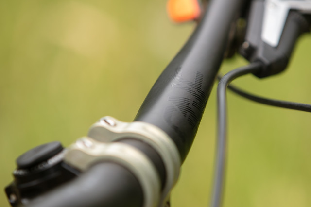 2023 oneup carbon handlebar  detail 1.jpg