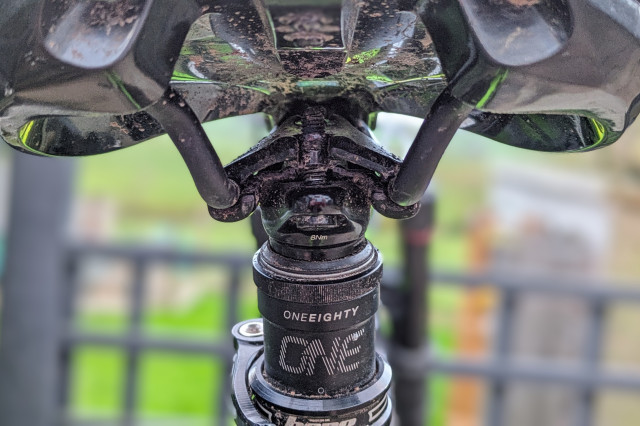 2023 oneup v2 dropper rails.jpg