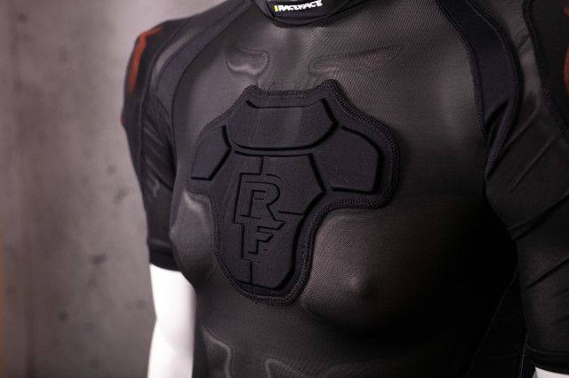 2023 race face flank core chest.jpg