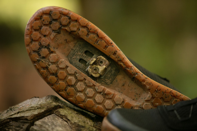 2023 ride concept accomplice boa clip cleat box close.jpg