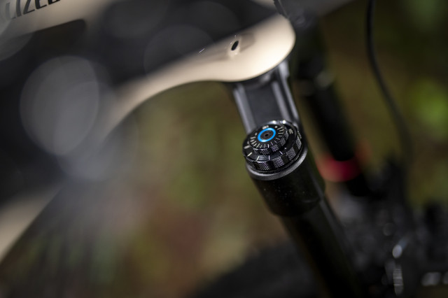 2023 rockshox lyrik compression.jpg