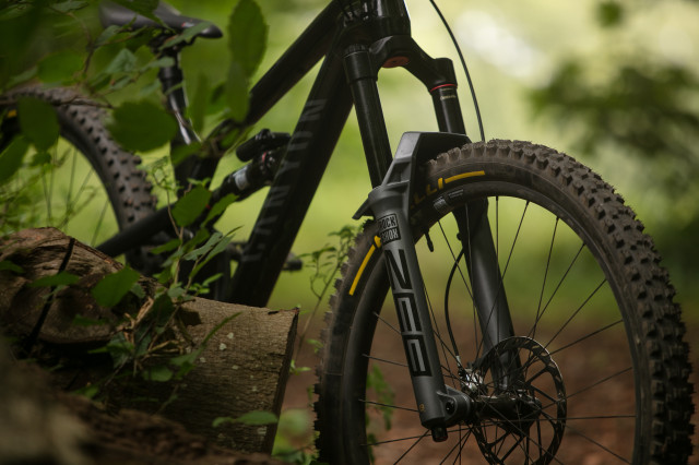 2023 rockshox zeb 5ct.jpg