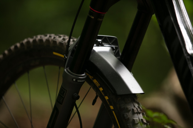 2023 rockshox zeb fender.jpg