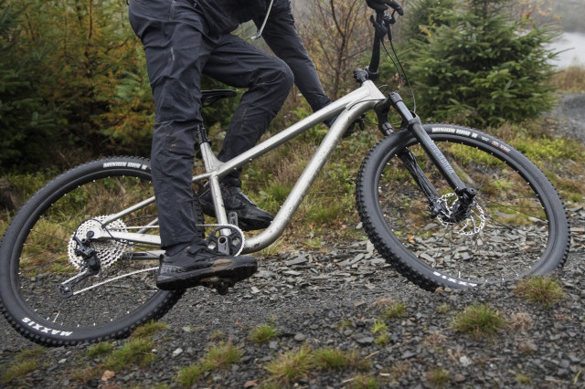 2023 saracen mantra lsl trail.jpg