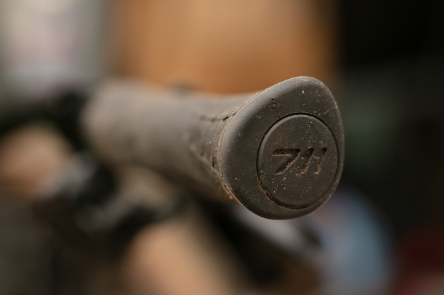 2023 sqlab tech and trail grip 2 end.jpg