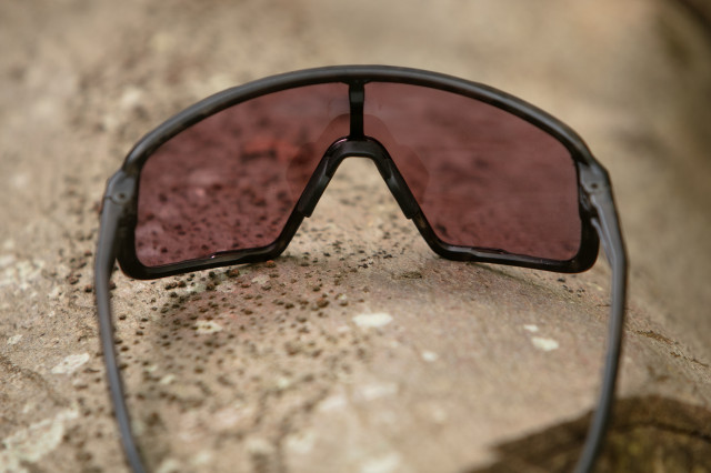 2023 sweet protection memento rig reflect glasses rear.jpg