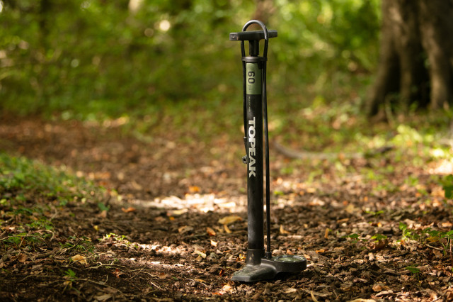2023 topeak joeblow mountain ex hero.jpg