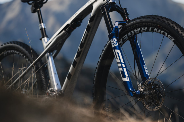 2023 trek supercaliber fork.jpg