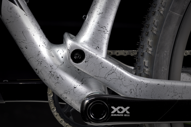 2023 trek supercaliber lower link.png