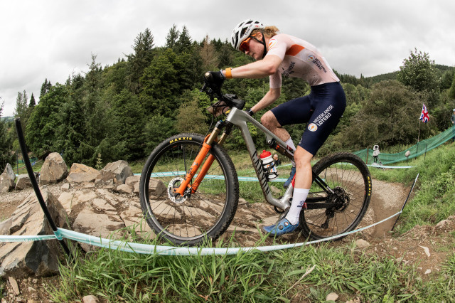 2023 uci world champ xco climb.jpg