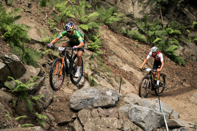 2023 uci world champ xco jump.jpg