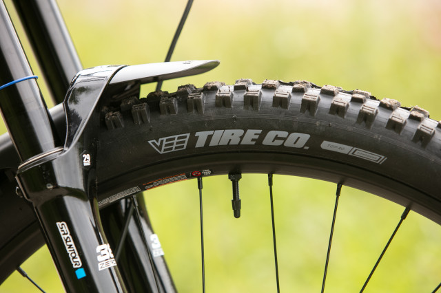 2023 vitus e mythique tyre.jpg