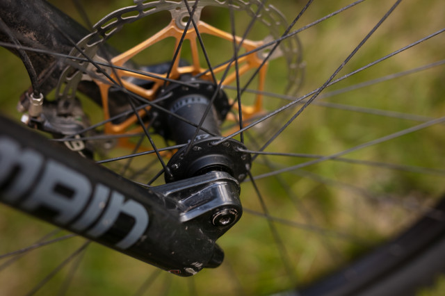 2023 wtb htz i30 front hub.jpg