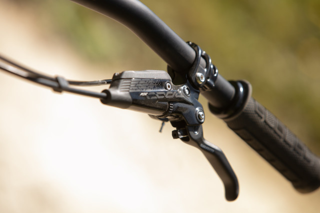2023 yeti sb135 lr brake.jpg
