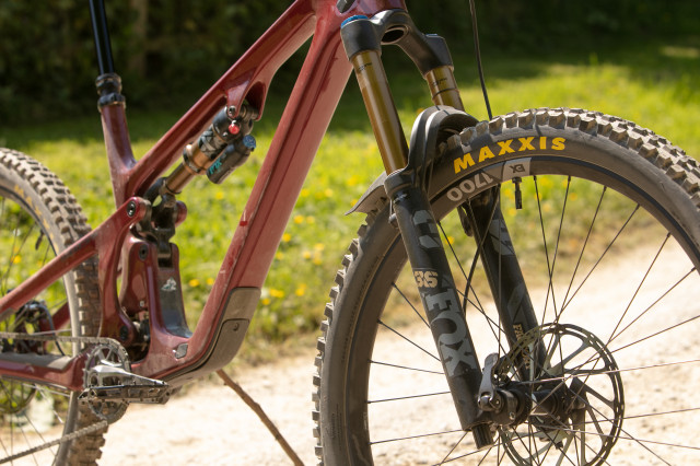 2023 yeti sb135 lr fork 2.jpg