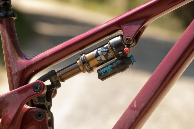2023 yeti sb135 lr shock.jpg